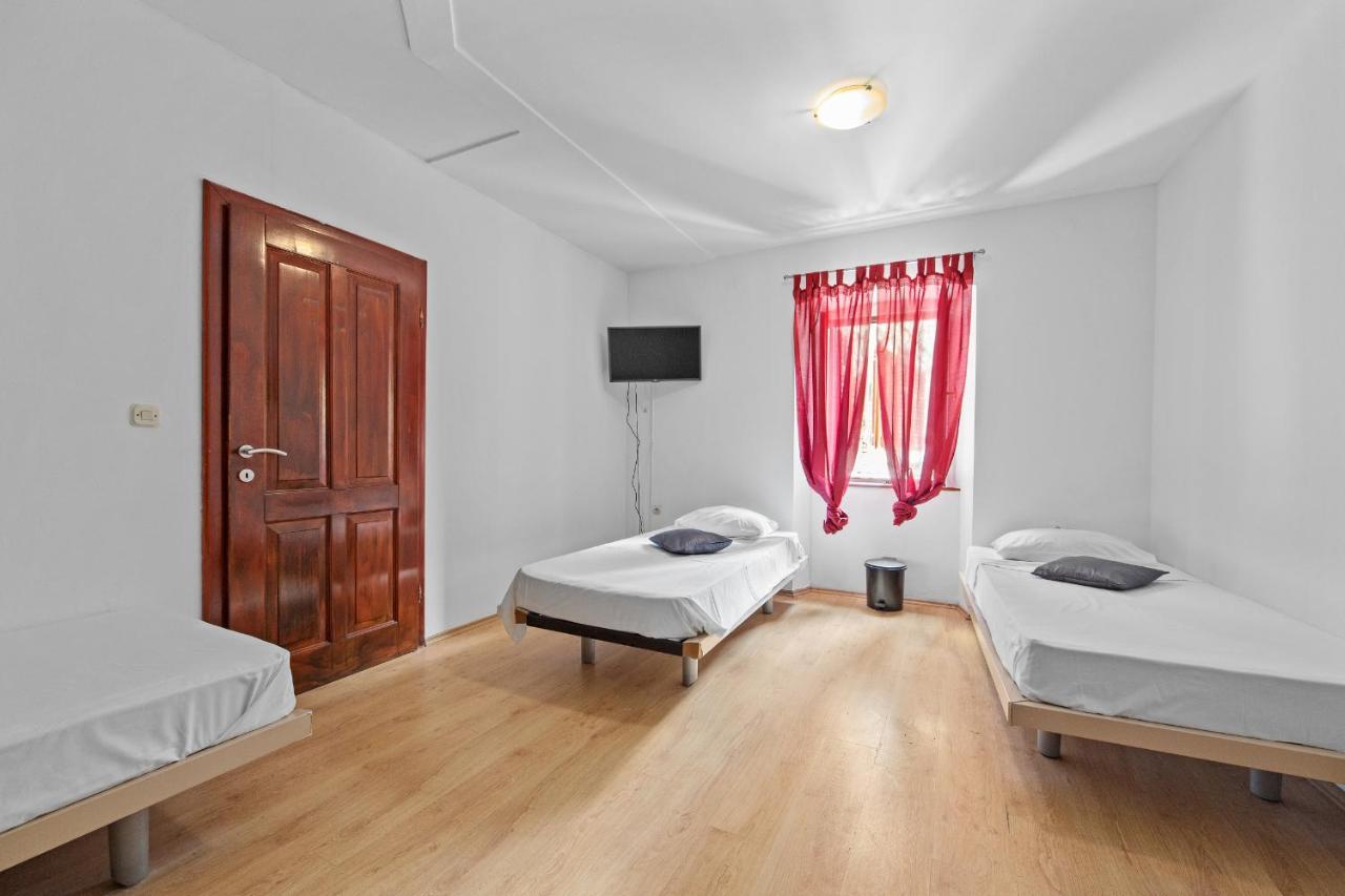 Pula Hostel מראה חיצוני תמונה