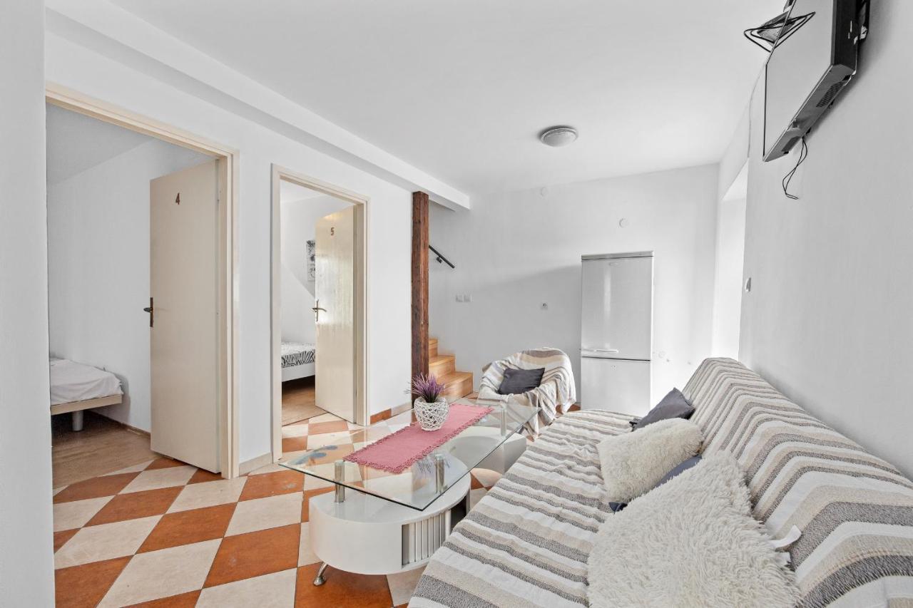 Pula Hostel מראה חיצוני תמונה