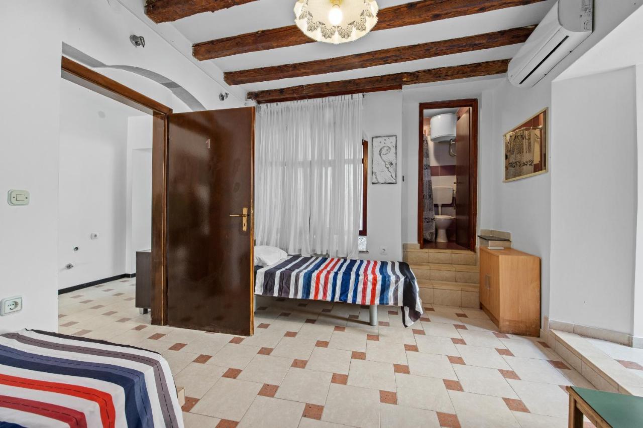 Pula Hostel מראה חיצוני תמונה